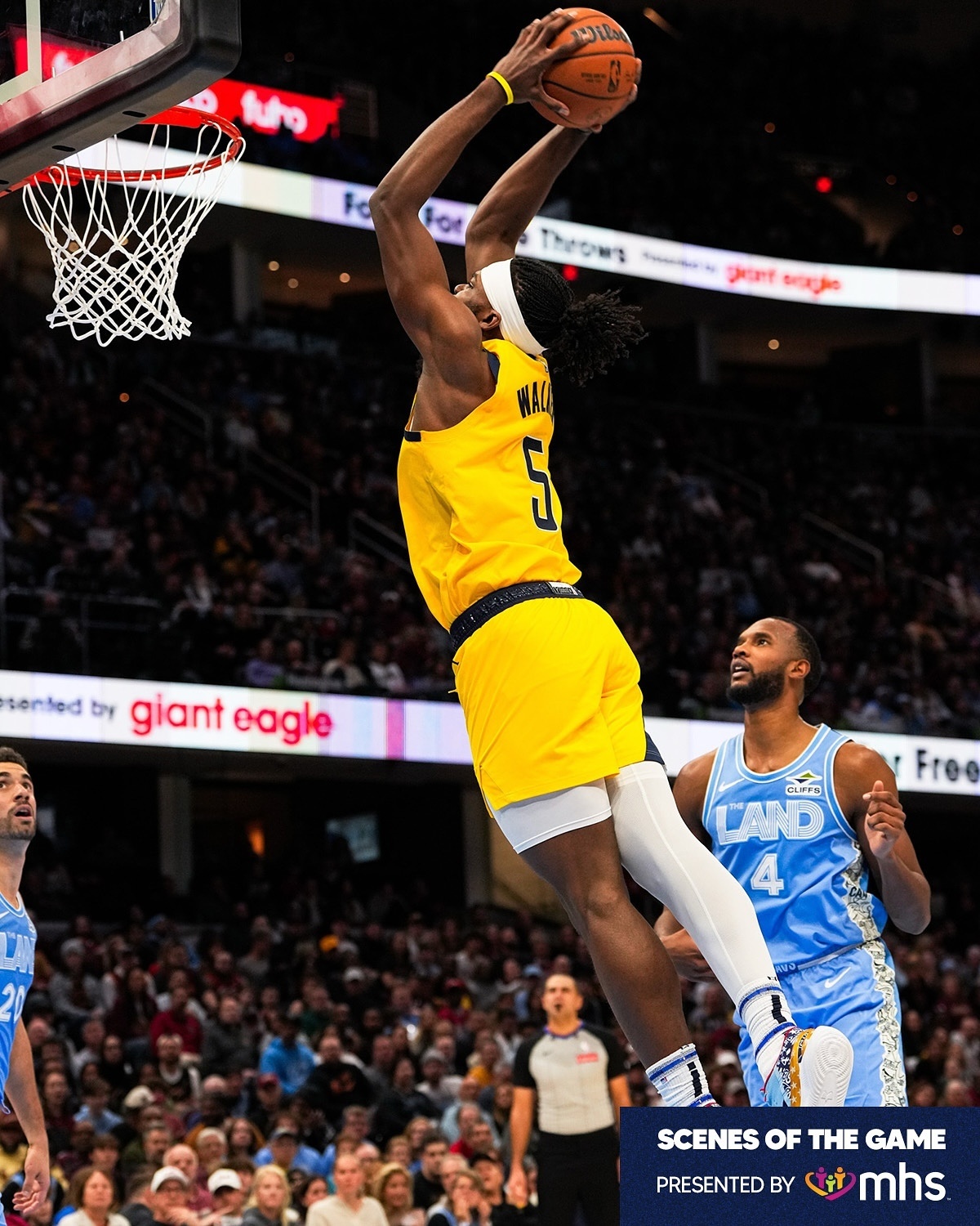 克里夫兰骑士训练开放日,冲刺阶段防线松动引欢呼,NBA季后赛在即,纪律约束更严格的简单介绍 克里夫兰骑士训练开放日,冲刺阶段防线松动引欢呼,NBA季后赛在即,纪律约束更严格的简单介绍